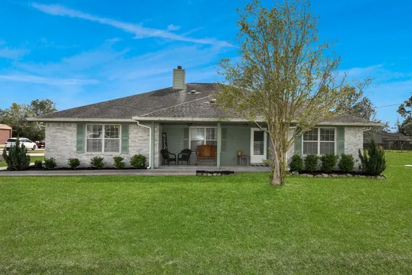 $350,000 | 3608 Kristen Drive, Highlands, TX 77562