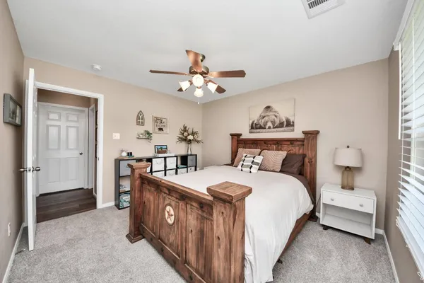 $350,000 | 3608 Kristen Drive, Highlands, TX 77562