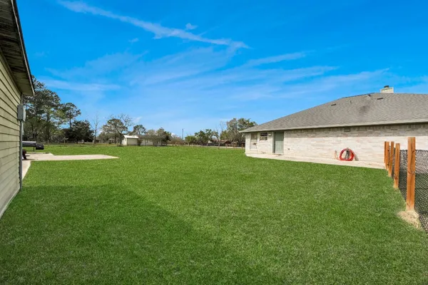 $350,000 | 3608 Kristen Drive, Highlands, TX 77562