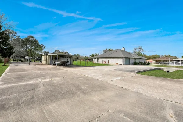 $350,000 | 3608 Kristen Drive, Highlands, TX 77562
