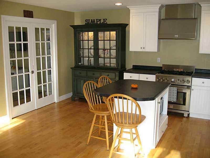 26 Harding Road Gorham, ME 04038 - Photo 3 of 13 Kitchen.