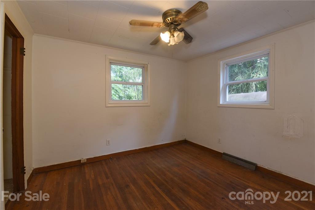 77 Candler Heights Road Candler, NC 28715 - Photo 11 of 16 Gallery Image 11