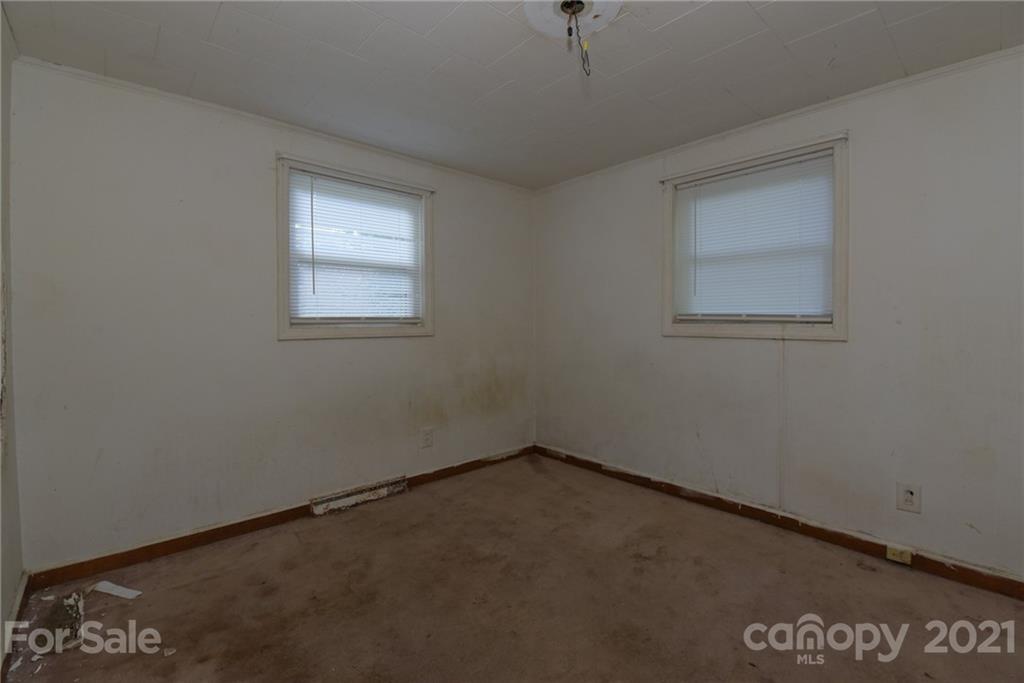 77 Candler Heights Road Candler, NC 28715 - Photo 13 of 16 Gallery Image 13