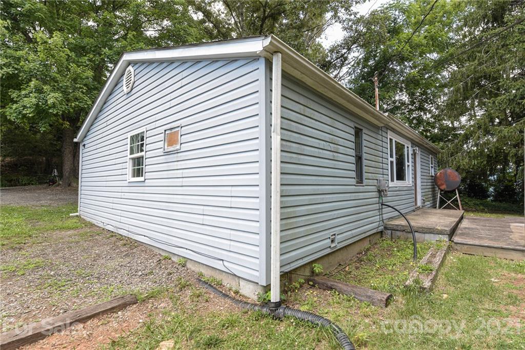 77 Candler Heights Road Candler, NC 28715 - Photo 15 of 16 Gallery Image 15