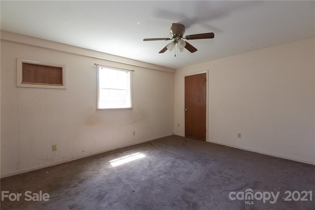 77 Candler Heights Road Candler, NC 28715 - Photo 9 of 16 Gallery Image 9