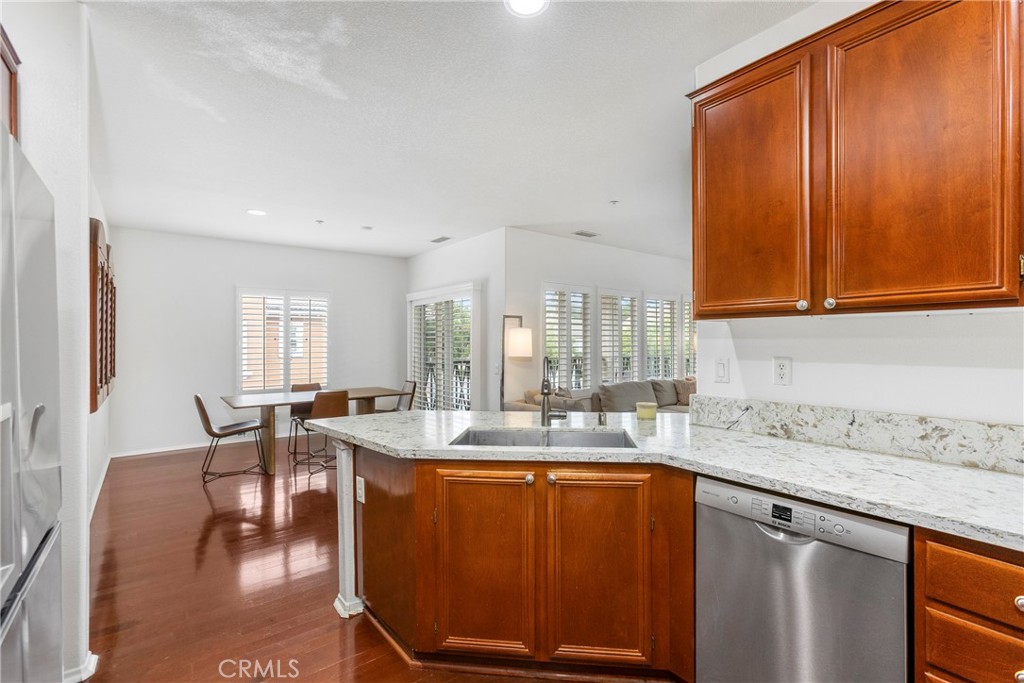 23 Poppy Irvine, CA 92618 - Photo 4 of 41
