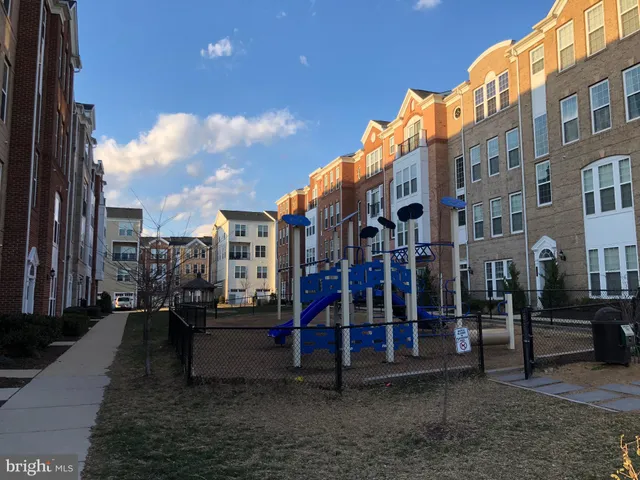 $3,095 | 42782 Hay Road, Ashburn, VA 20147