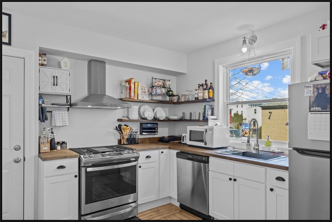 68 Wood Street, Unit 1B Warren, RI 02885 - Photo 2 of 9