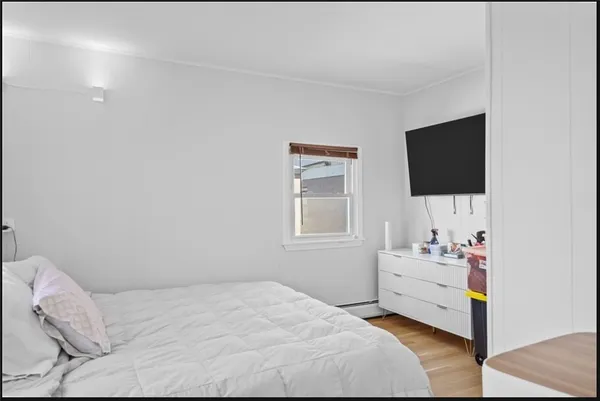 $1,800 | 68 Wood Street, Unit 1B, Warren, RI 02885