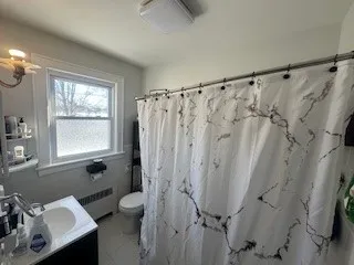 $1,800 | 68 Wood Street, Unit 1B, Warren, RI 02885