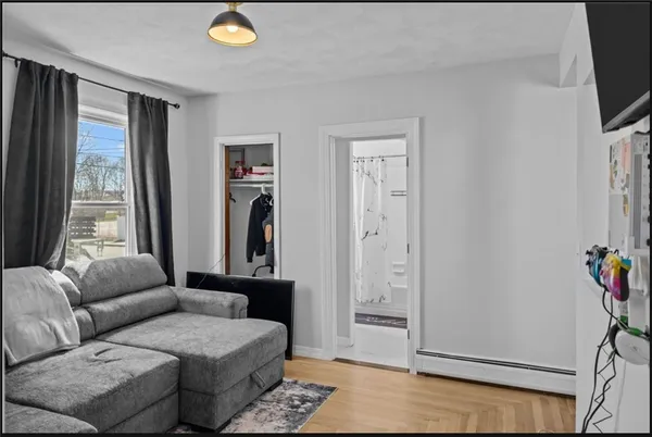 $1,800 | 68 Wood Street, Unit 1B, Warren, RI 02885