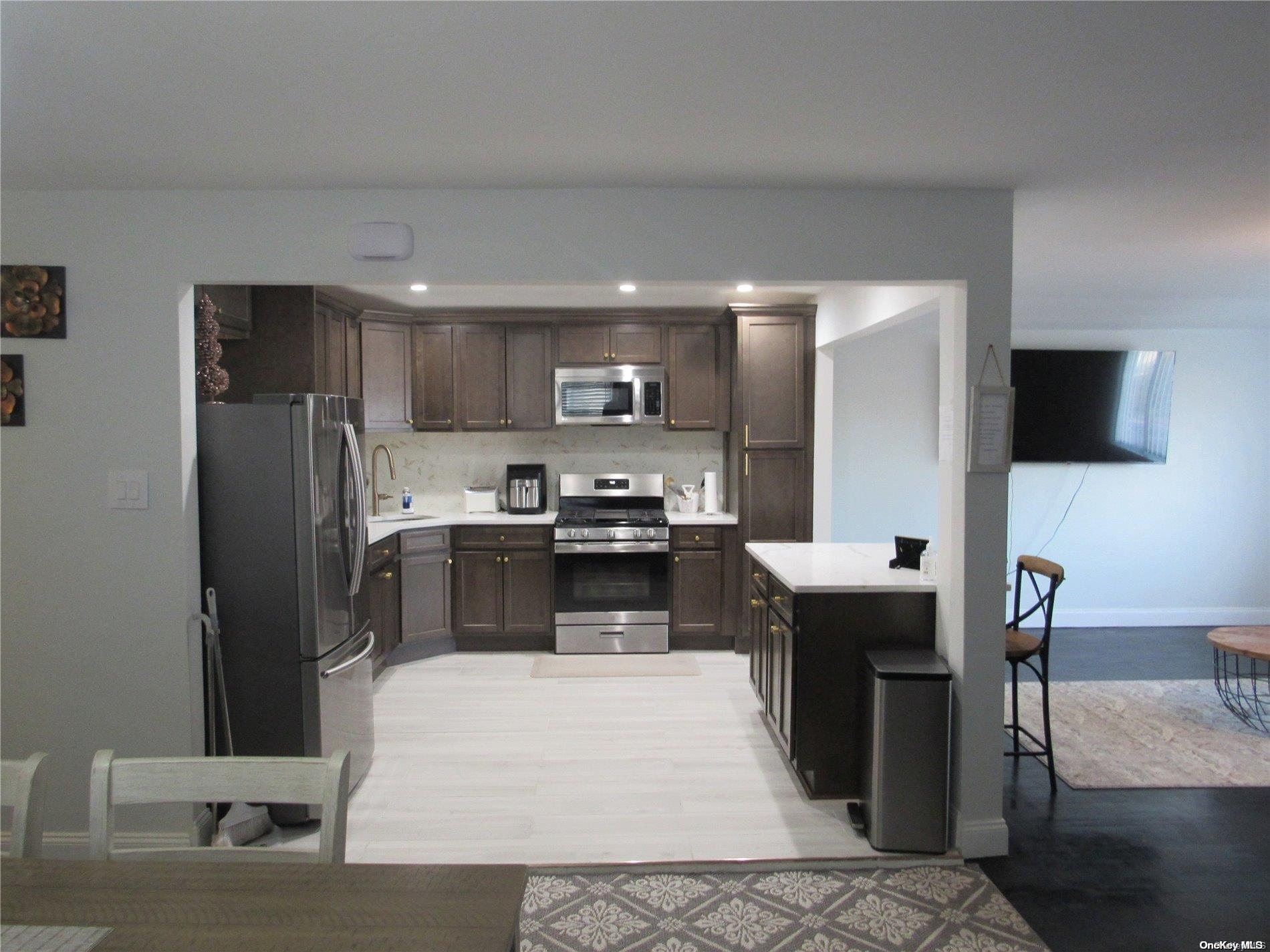 236-14 Bentley Road Queens, NY 11422 - Photo 17 of 31