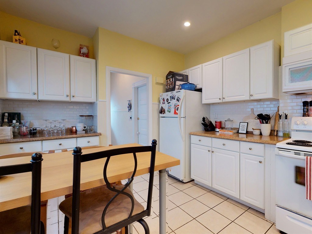 44 Russell Road Somerville, MA 02144 - Photo 10 of 40 Gallery Image 10