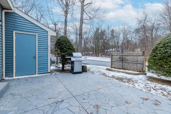 $295,000 | 1 Freemans Way, Halfmoon, NY 12065