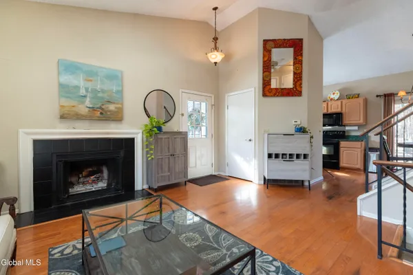 $295,000 | 1 Freemans Way, Halfmoon, NY 12065