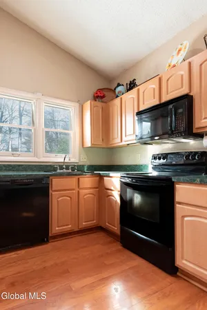 $295,000 | 1 Freemans Way, Halfmoon, NY 12065