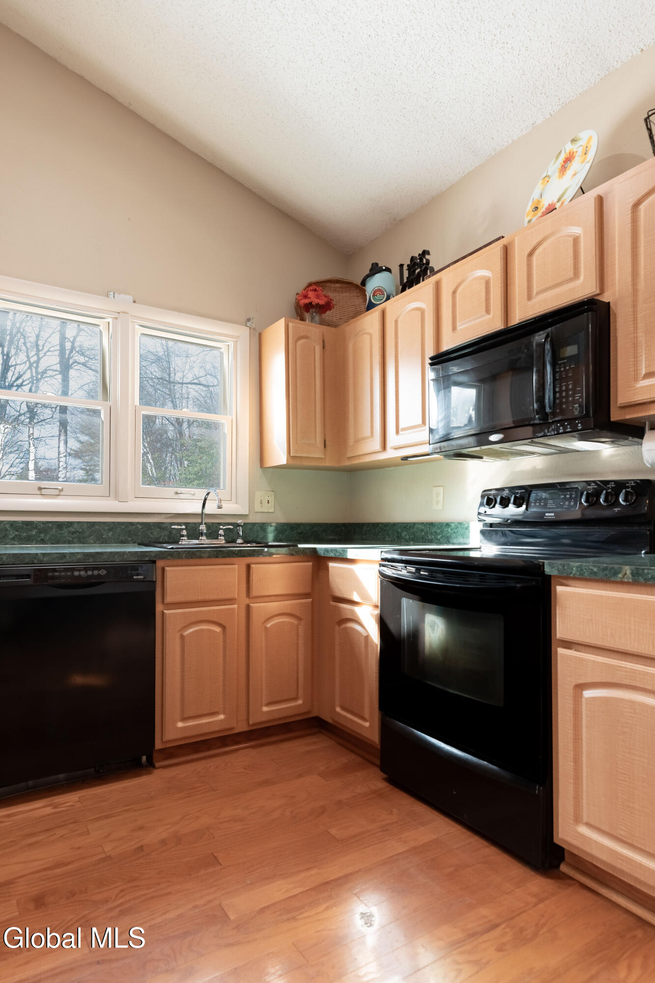 1 Freemans Way Halfmoon, NY 12065 - Photo 7 of 41 RDP 26-0317 1 Freemans Way - Rubino (1)