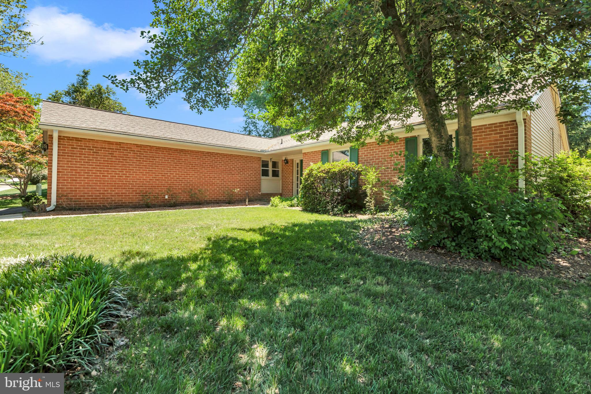 852 Woodmont Road Annapolis, MD 21401 - Photo 2 of 37