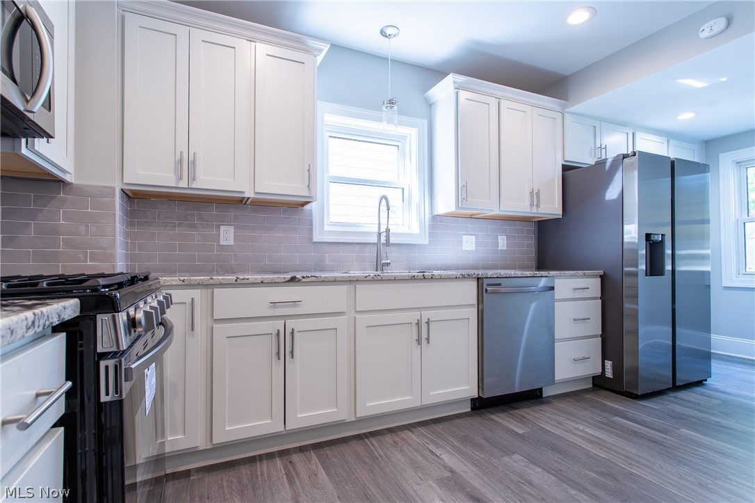 3961 Elmwood Road Cleveland Heights, OH 44121 - Photo 7 of 35