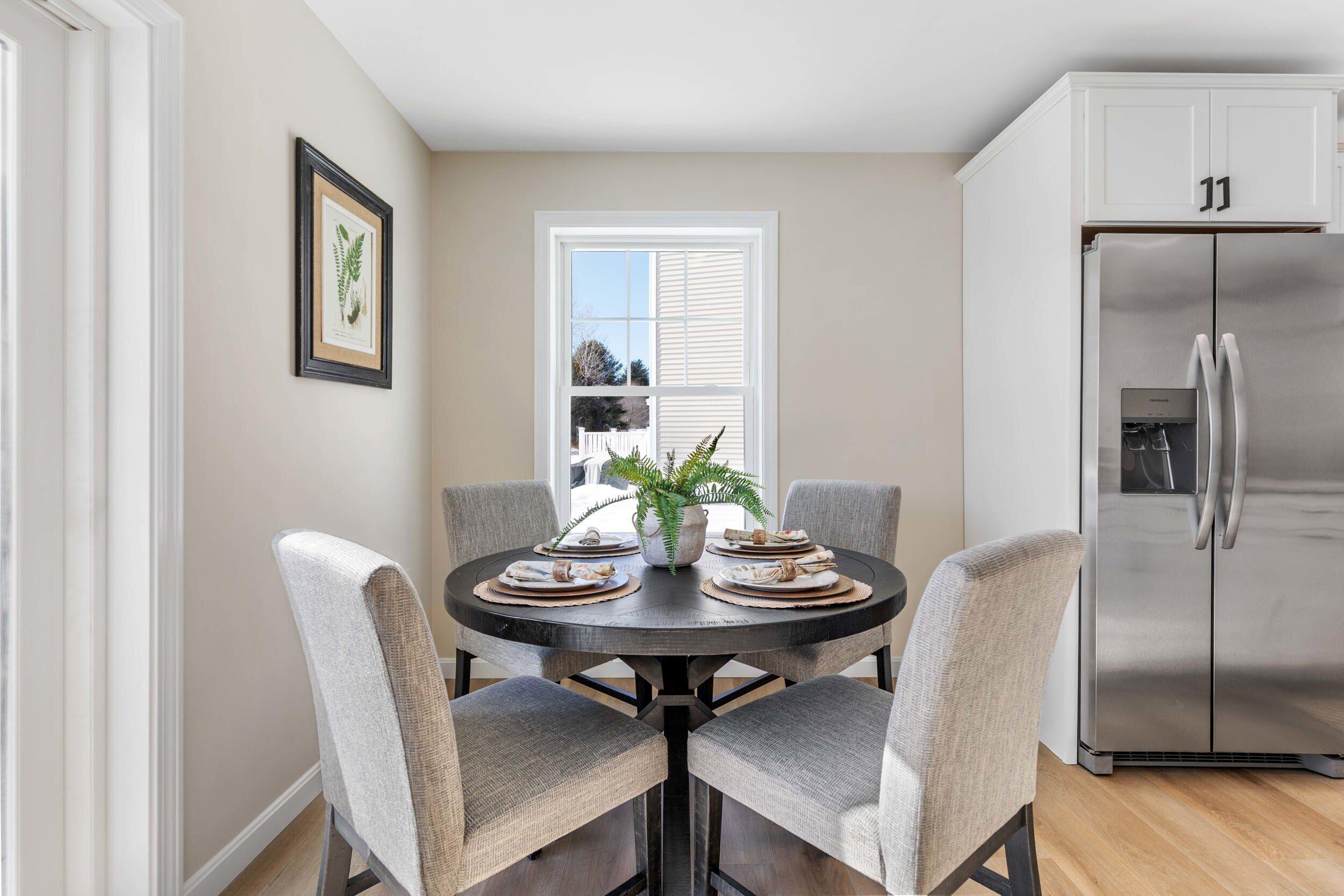 29 Baxter Lane, Unit 8 Gorham, ME 04038 - Photo 8 of 31 Dining Area
