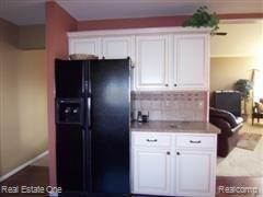 3302 Tottenham Court Rochester, MI 48309 - Photo 15 of 25 Designer Paint Colors
