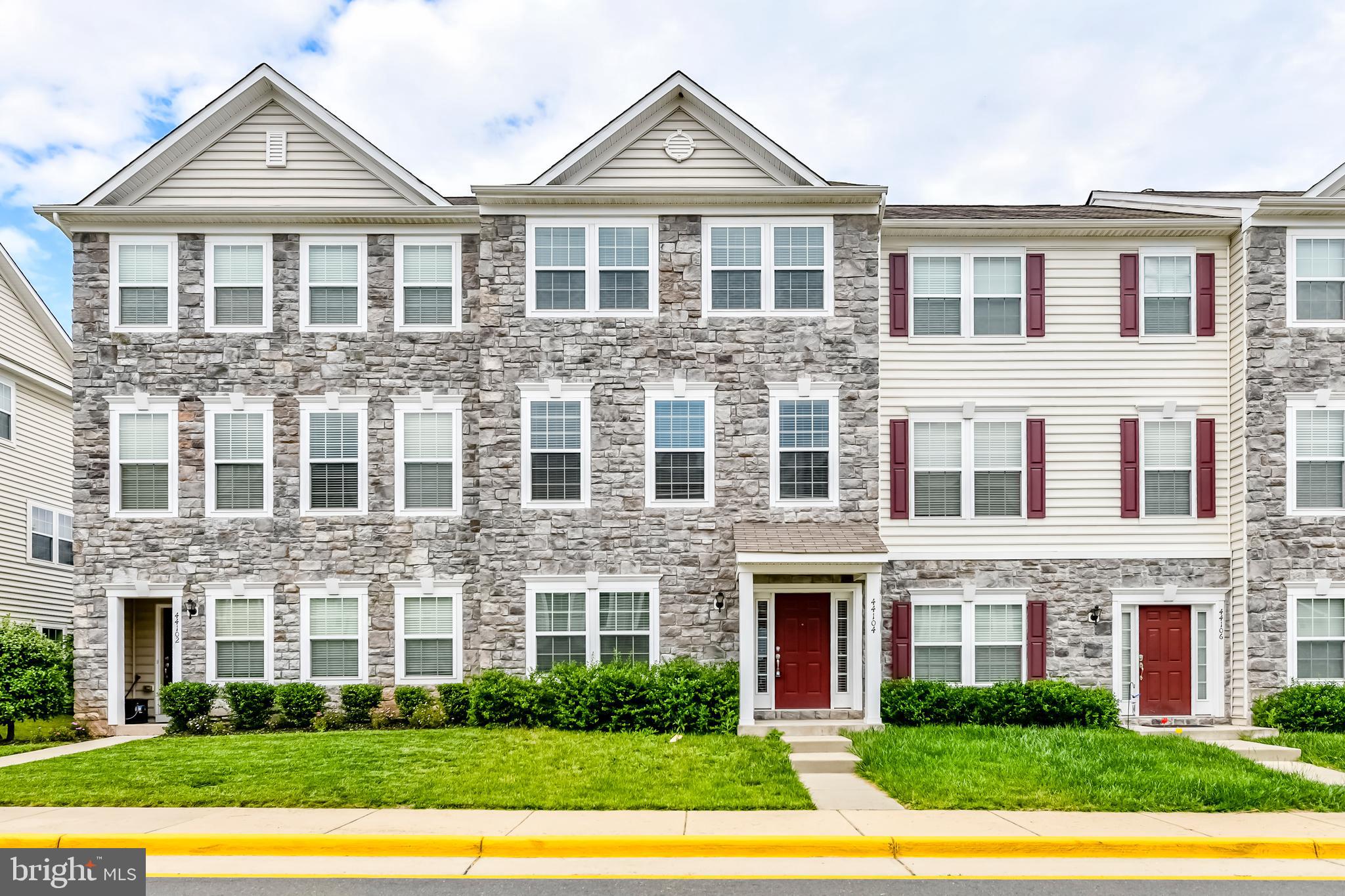 44104 Turf Field Square Chantilly, VA 20152 - Photo 1 of 38