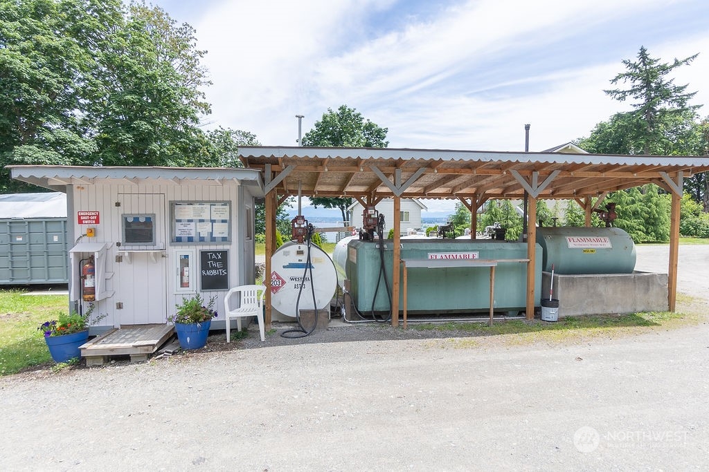 113 Port Susan Drive Everett, WA 98201 - Photo 18 of 23 a view of a car garage