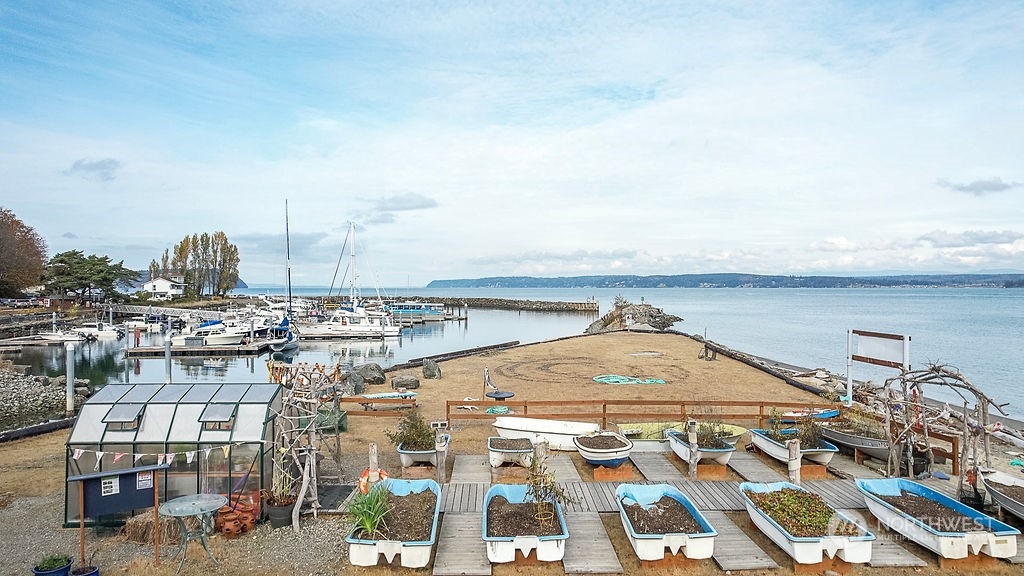 113 Port Susan Drive Everett, WA 98201 - Photo 7 of 23 a picture of city view