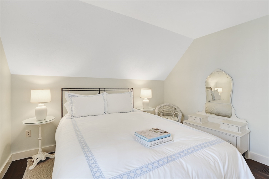 2 Orchard Lane Edgartown, MA 02539 - Photo 25 of 42