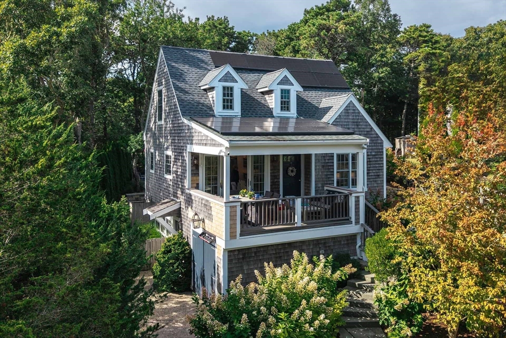 2 Orchard Lane Edgartown, MA 02539 - Photo 3 of 42