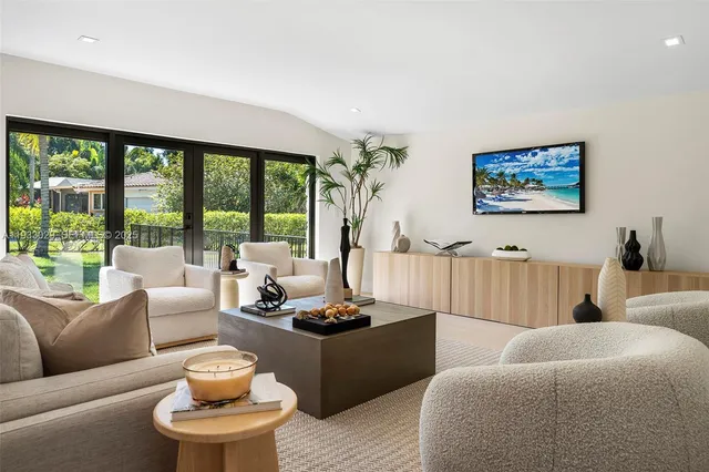 $17,000 | 10945 Southwest 75th Court, Pinecrest, FL 33156