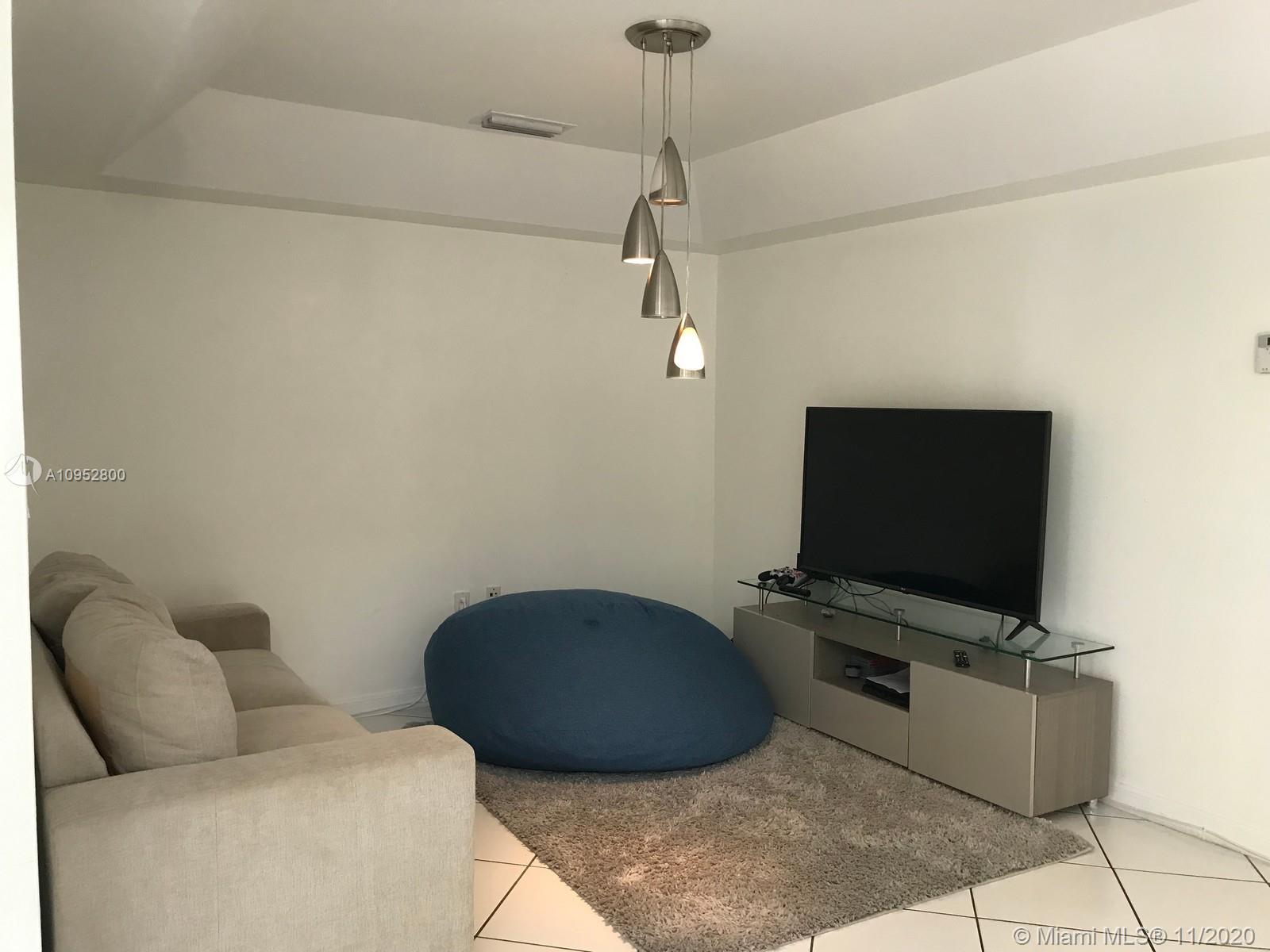 660 Warren Lane Key Biscayne, FL 33149 - Photo 5 of 16 Gallery Image 5
