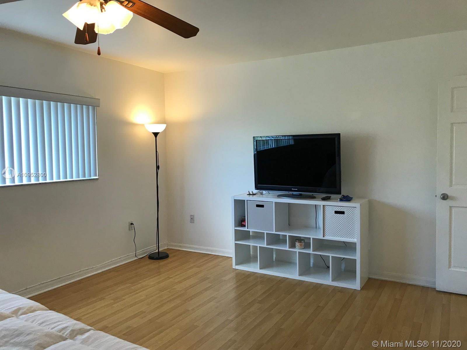 660 Warren Lane Key Biscayne, FL 33149 - Photo 8 of 16 Gallery Image 8