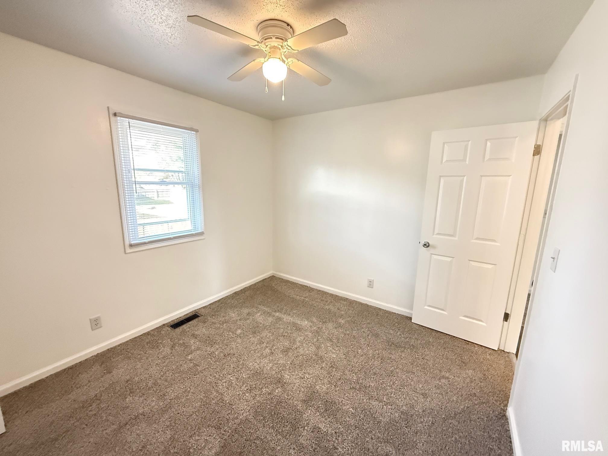 3017 Shadowfax Drive Springfield, IL 62707 - Photo 33 of 44