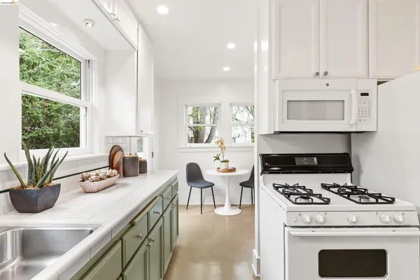 $750,000 | 1741 Derby Street, Berkeley, CA 94703