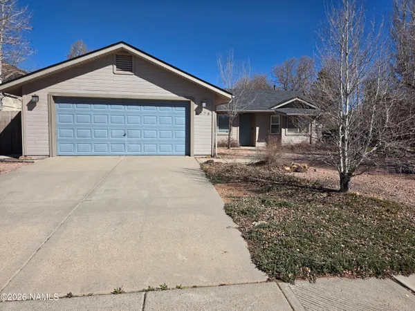$2,700 | 6778 East Eagle Crest Drive, Flagstaff, AZ 86004