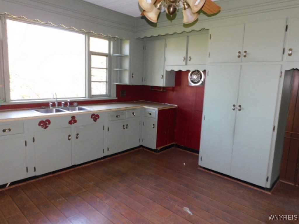 26 Robinson Street Hanover, NY 14136 - Photo 3 of 18