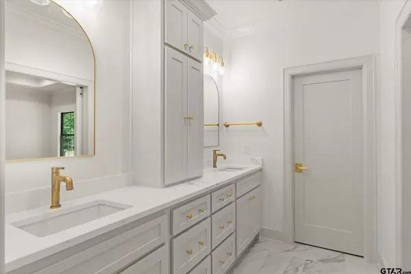 $489,900 | 404 Private Road 5808, Van, TX 75790