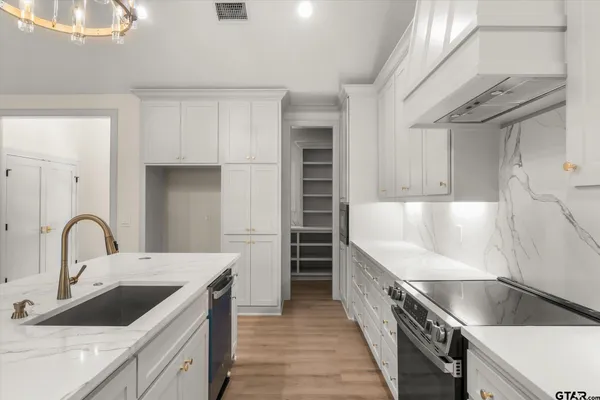 $489,900 | 404 Private Road 5808, Van, TX 75790