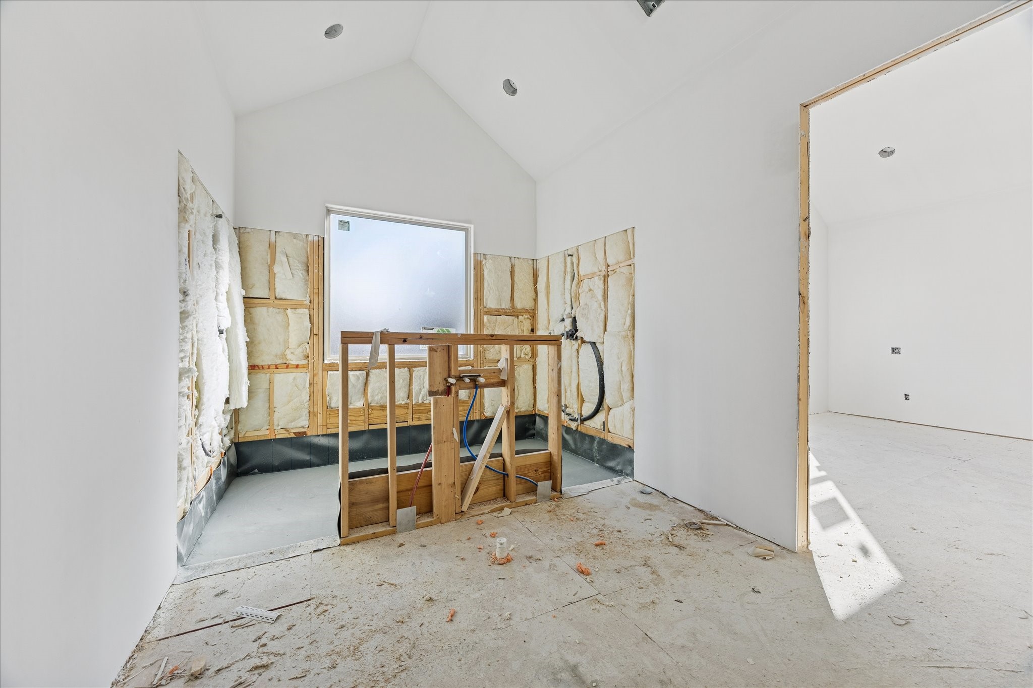 515 West 33rd Street Houston, TX 77018 - Photo 19 of 35 a view of a room with gym equipment