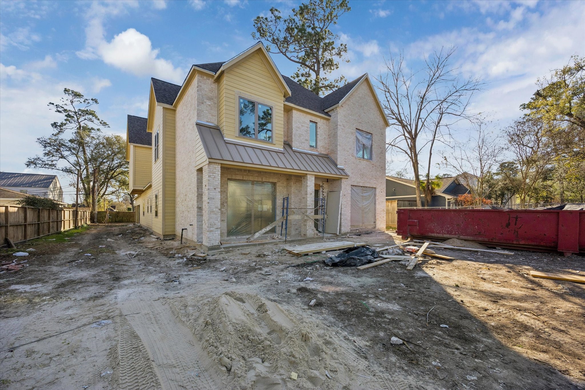 515 West 33rd Street Houston, TX 77018 - Photo 6 of 35 a view of a house with a yard and garage
