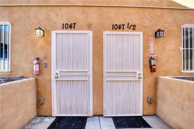 a view of entryway and hall
