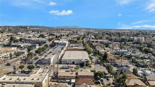 $2,295,000 | 1045 East 20th Street, Los Angeles, CA 90021