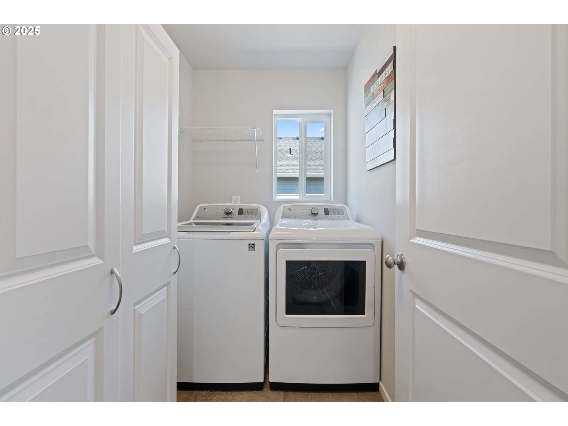 1707 Northeast 37th Avenue Camas, WA 98607 - Photo 34 of 44 a utility room with dryer and washer