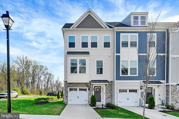 a view of building with yard