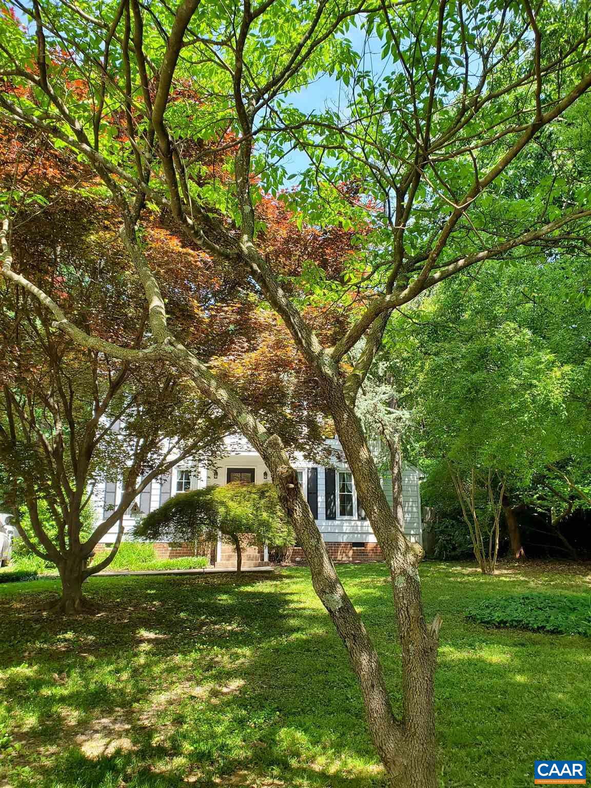 2414 Larkwood Road Henrico, VA 23294 - Photo 4 of 53