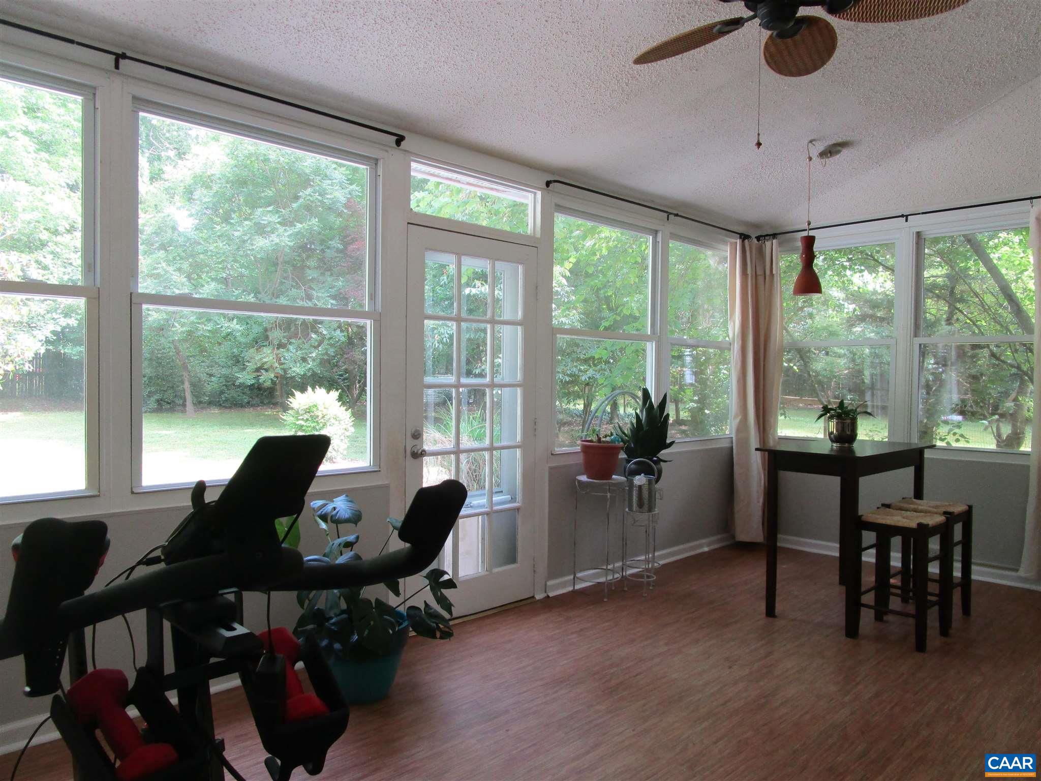 2414 Larkwood Road Henrico, VA 23294 - Photo 10 of 53