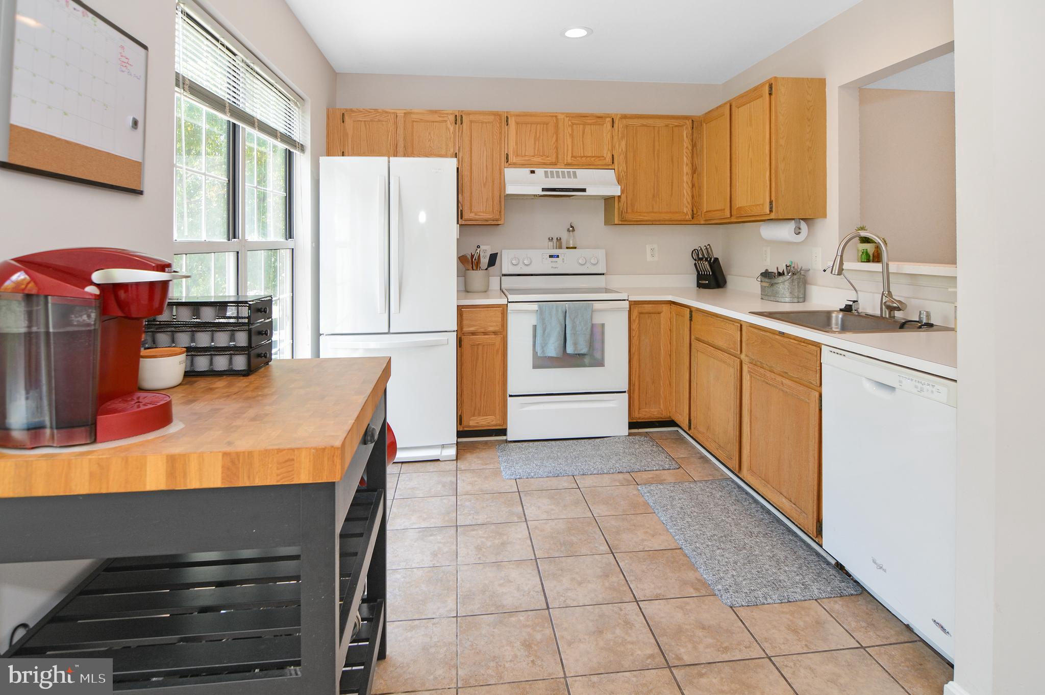 2186 Commissary Circle Odenton, MD 21113 - Photo 15 of 35 Kitchen