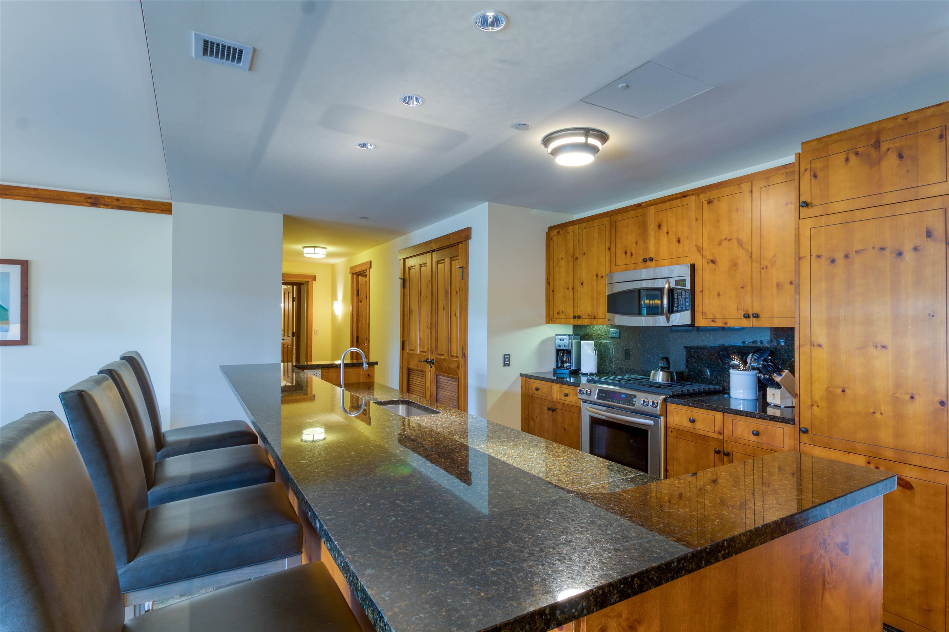 7412 Mountain Road, Unit 42801 Stowe, VT 05672 - Photo 13 of 28