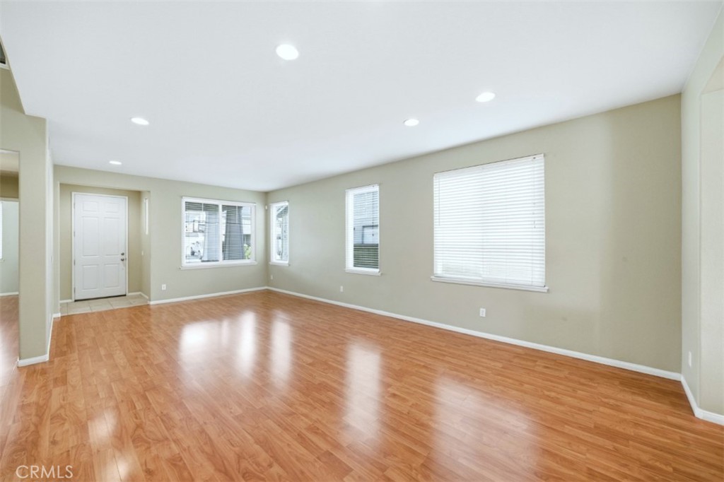 23871 Cloverleaf Way Murrieta, CA 92562 - Photo 5 of 73